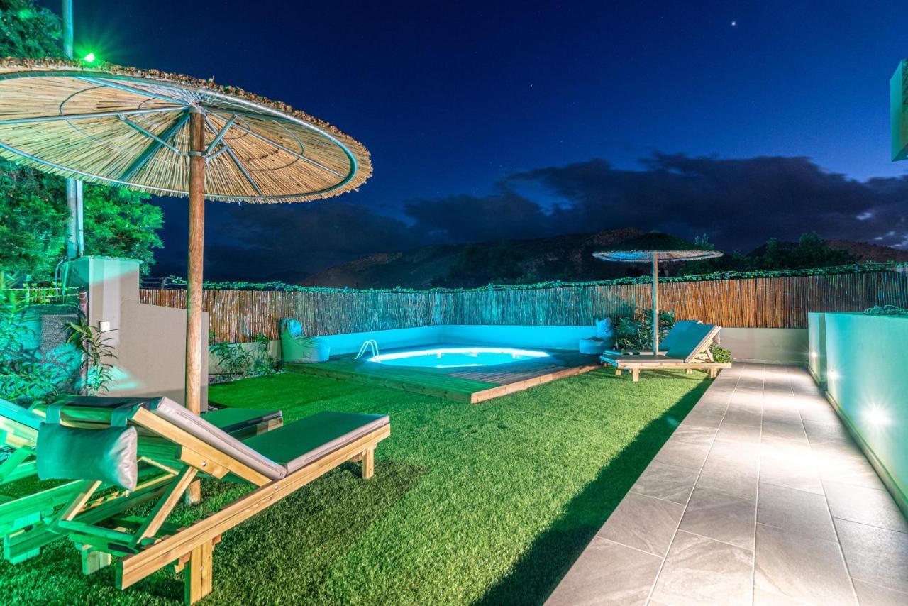 Modern House With Pool Near Beach Gazi Exterior foto