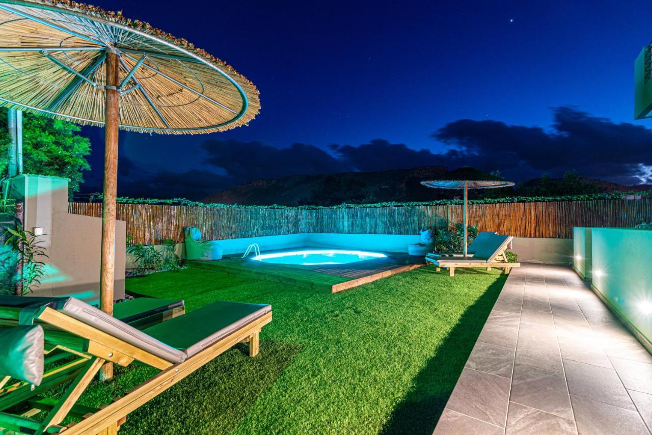 Modern House With Pool Near Beach Gazi Exterior foto
